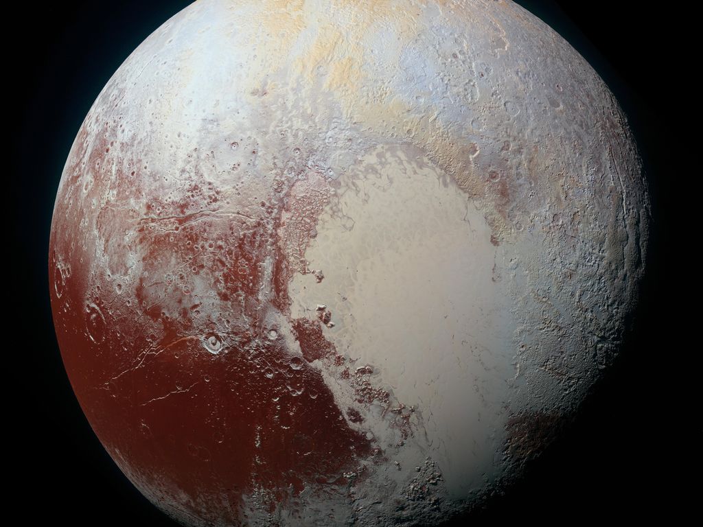 Сайт обновлен, и последние фотографии включают  отличные фотографии Плутона в высоком разрешении, сделанные в 2016 году с помощью зонда New Horizons